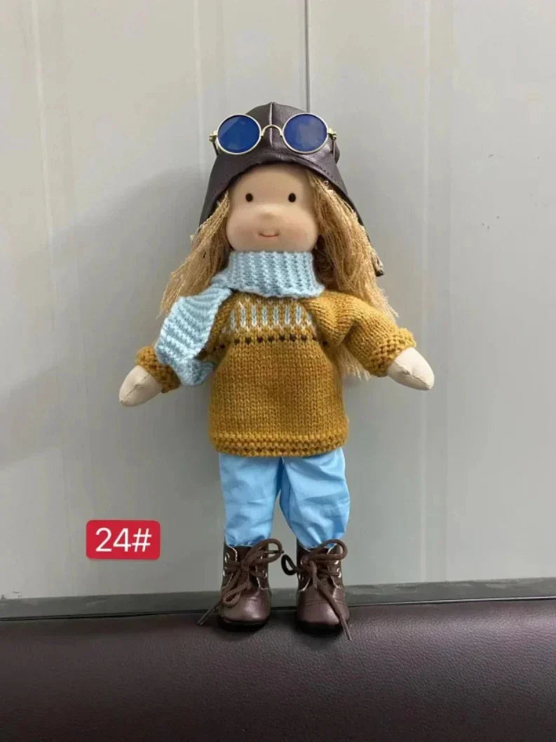 Gosig Waldorf-inspirerad plyschdocka – Handgjord bomullsleksak med presentask MILA Sverige