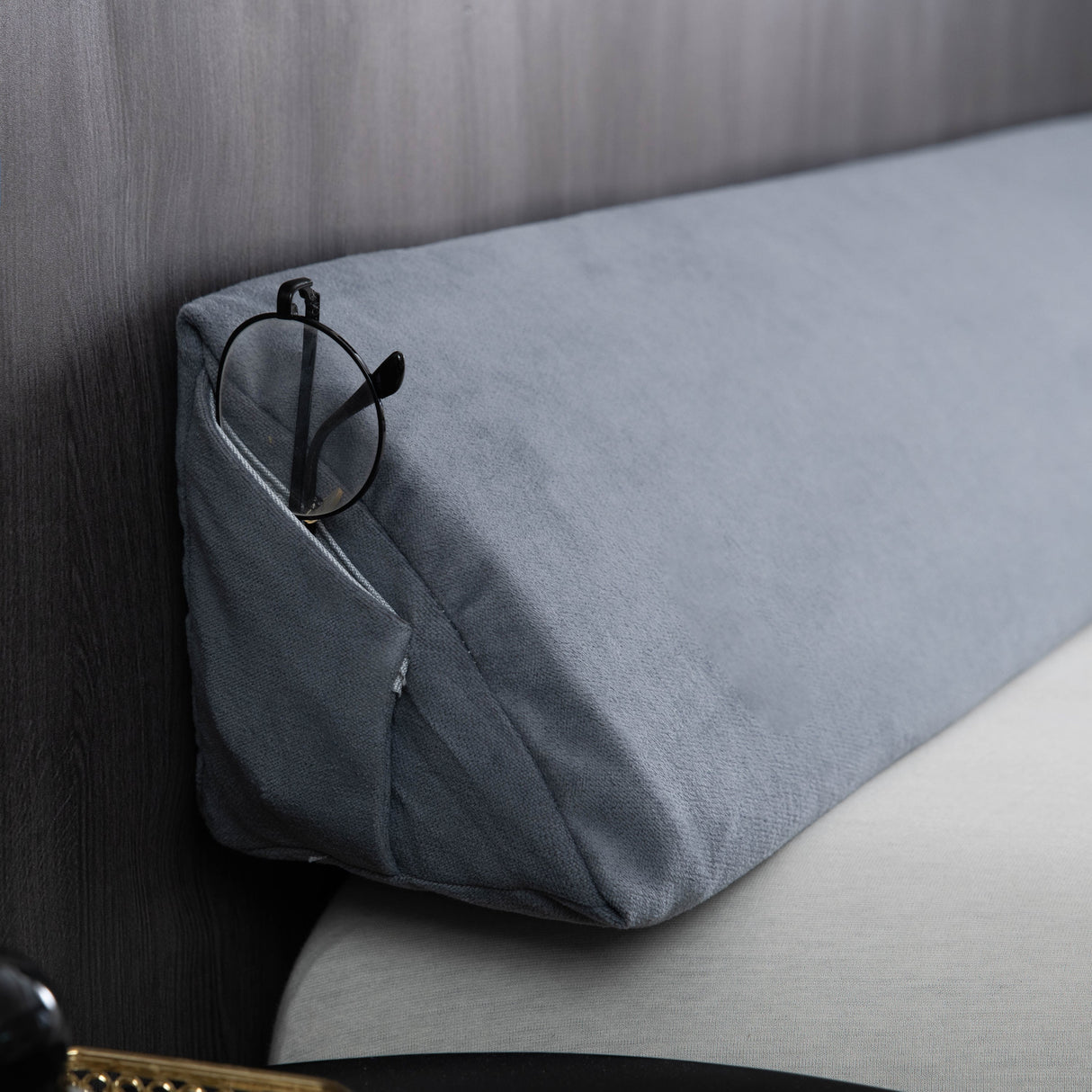 Premium Elevated Gap Filler Wedge Pillow Carvallo