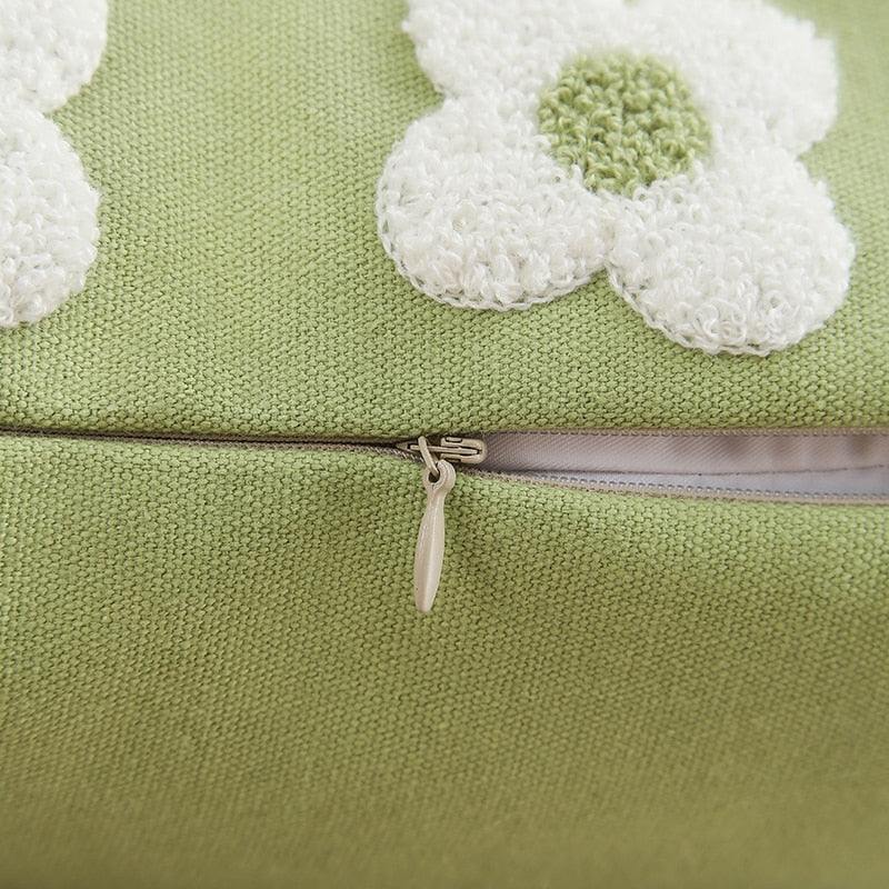 WhimsiCharm - Broderat kuddfodral med blommande tusensköna MILA Sverige