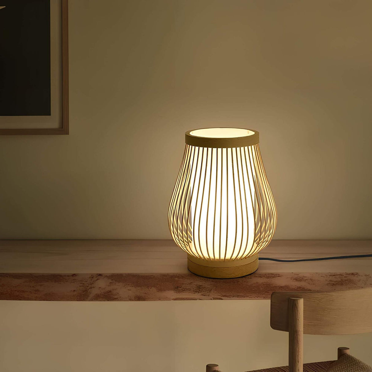 SereneCraft - Japanskinspirerad LED-bordslampa med varm glöd och unik konstnärlig design Carvallo