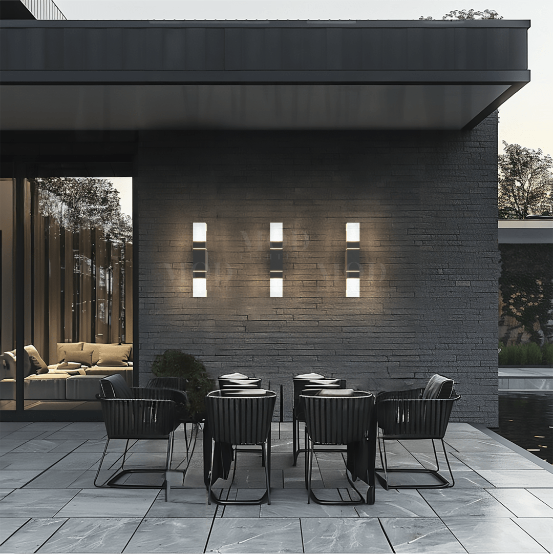 Samtida svart aluminium vägglampa – Väderbeständig utomhusbelysningslösning Carvallo