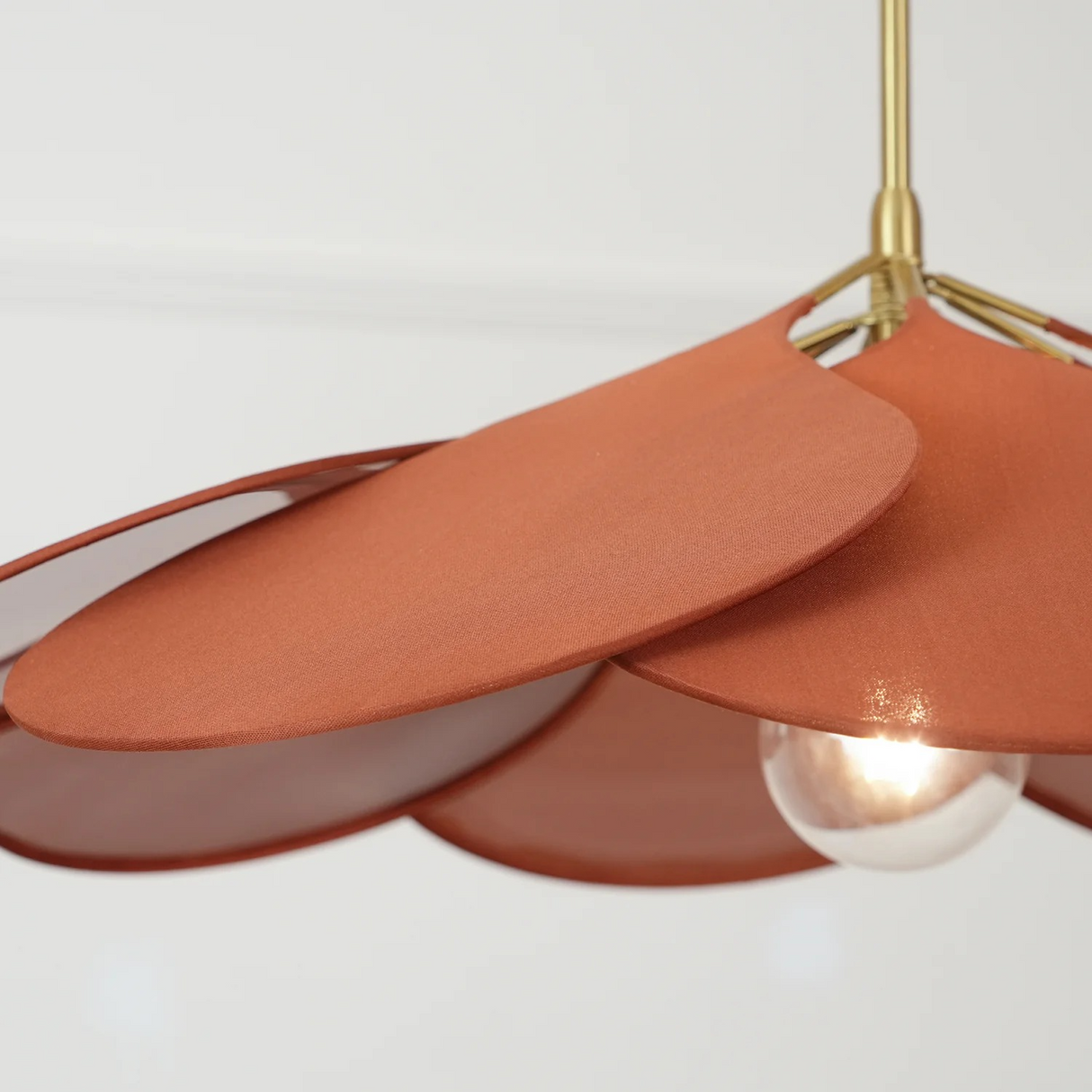 Vintage taklampa med blomdesign i tyg – hänglampa Hemnix