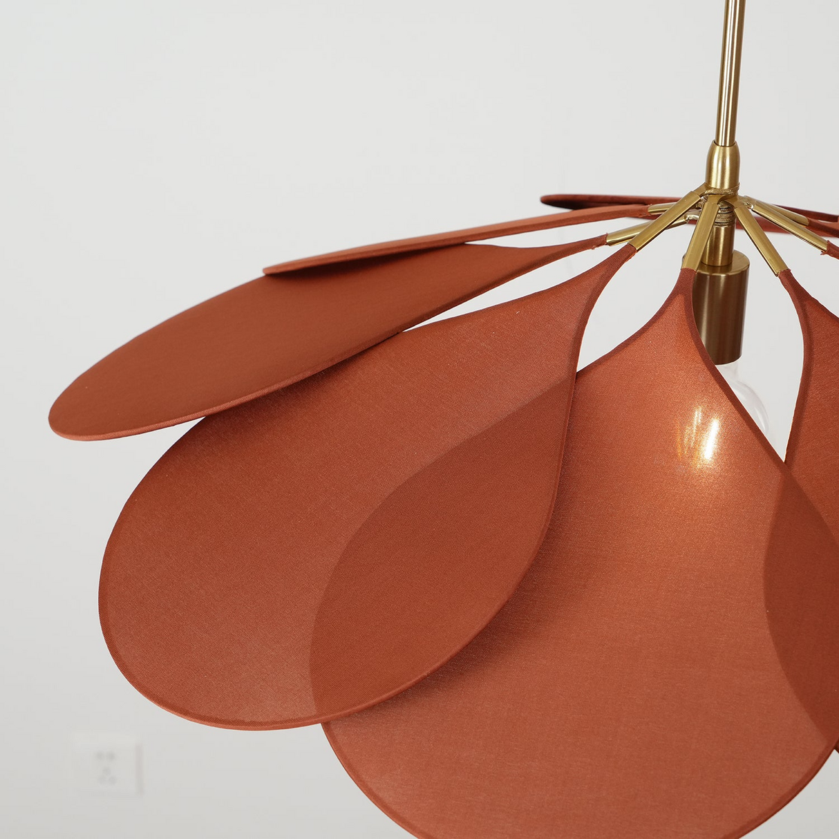 Vintage taklampa med blomdesign i tyg – hänglampa Hemnix