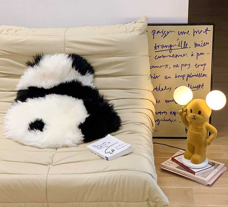 CozyNest – Plyschig golvmatta med panda-tema MILA Sverige