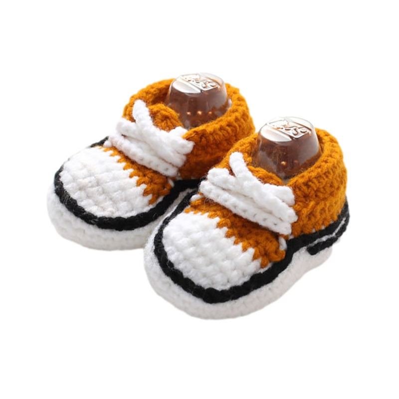 Stickade skor med snörning Bellasverige