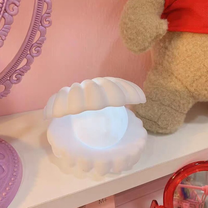 PearlWave - Havfrue Perle Snäckor Nattlys med en glittrande skaldesign Carvallo