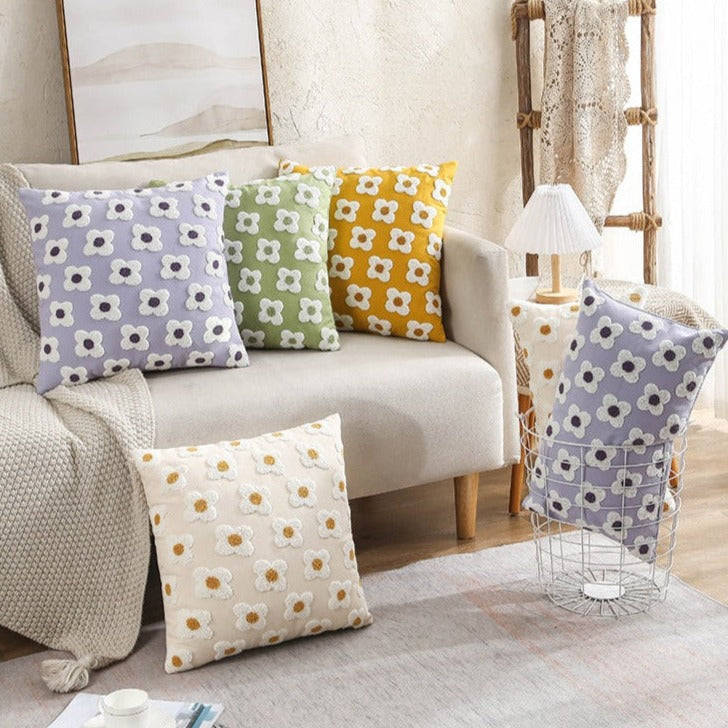 Carvallo – Broderad Ländkuddeöverdrag med Lekfulla Margueriter Carvallo