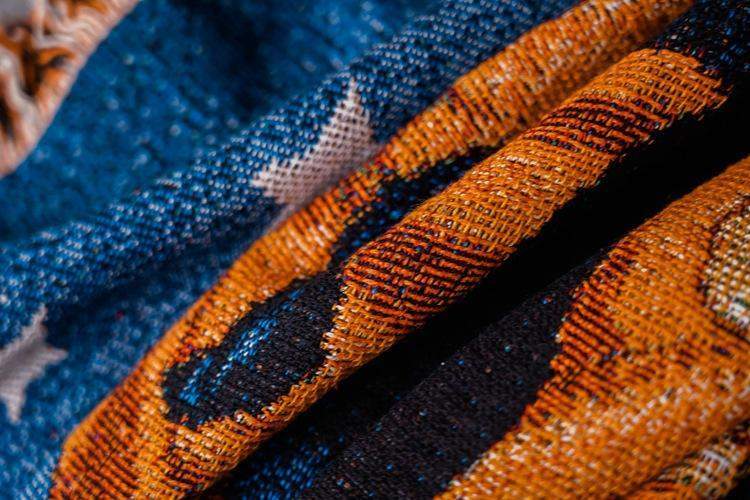 Festlig svart kattfilt – Halloween-tema plyschfilt för soffa eller sovrum MILA Sverige