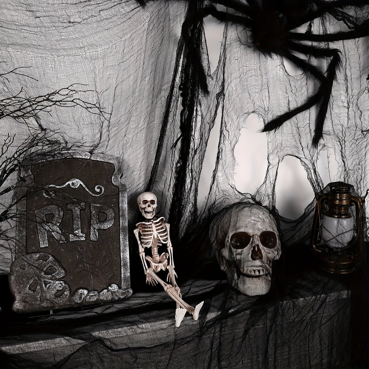 Kuslig svart hängande Halloweendekoration – kuslig tygrekvisita för hemsökta fester MILA Sverige