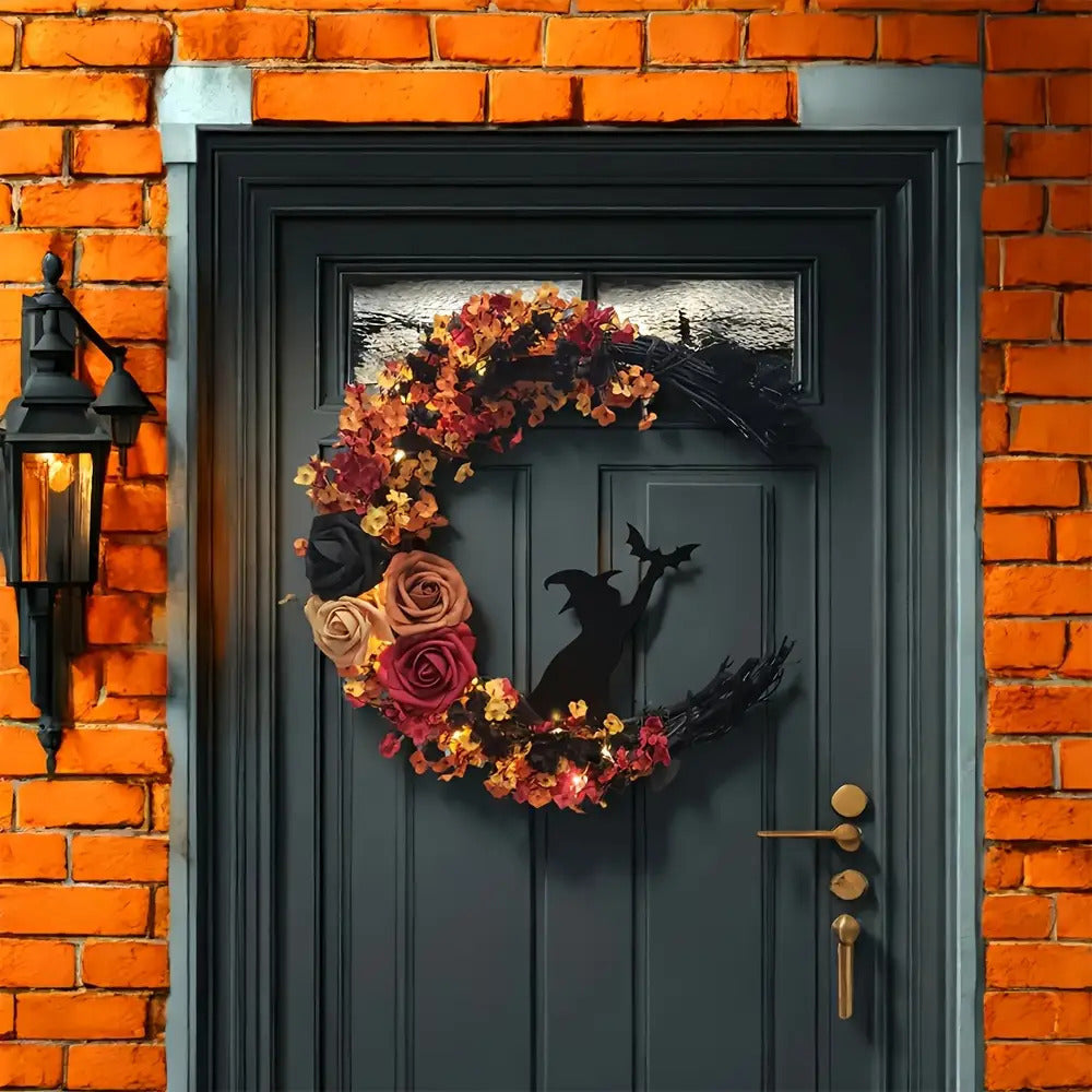 Mystic Moon Witch Wreath – Förtrollad blommig Halloween-dörrhänge MILA Sverige