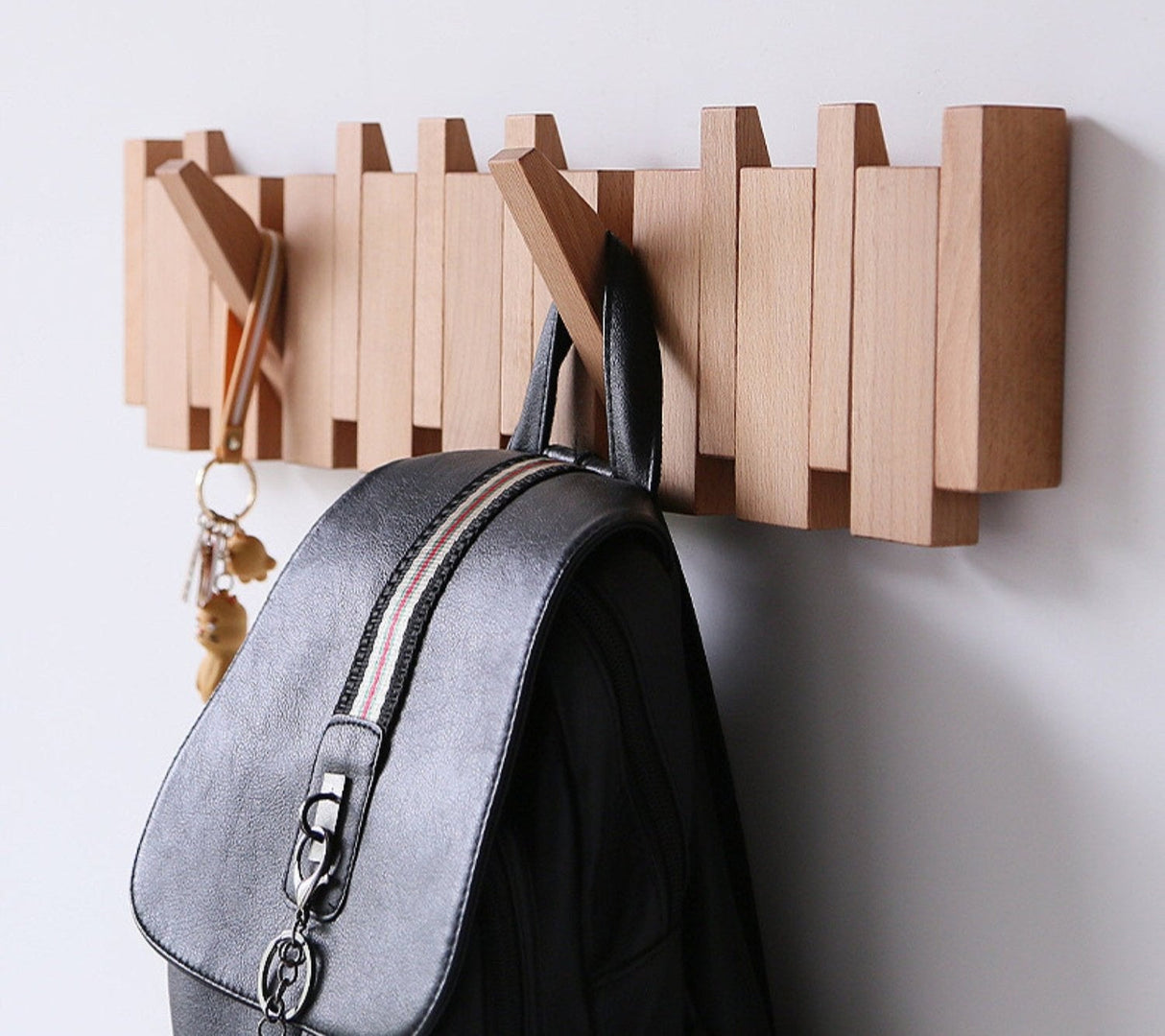 Handgjord Piano Coatrack | Lyxig träcoatrack i pianoform MILA Sverige