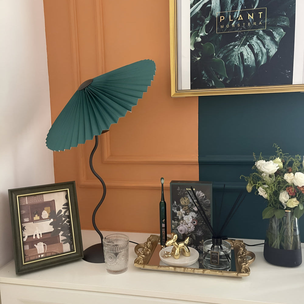 OrigamiGlow – Elegant LED-lampa med vågigt design för modern belysning Carvallo