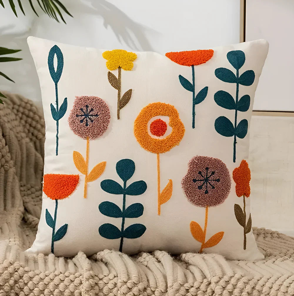 SleepBloom – Blomsterbroderad kuddfodral för elegant komfort och avkoppling Carvallo
