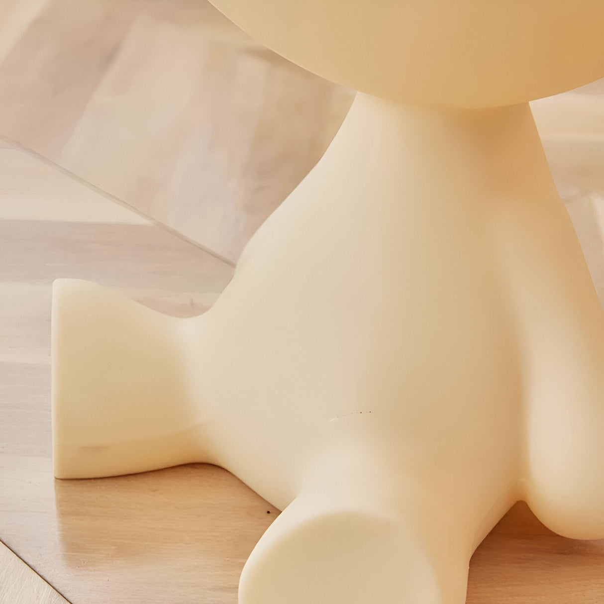 Modernt runt soffbord – Elegant mittpunkt i vardagsrummet med klassisk design MILA Sverige