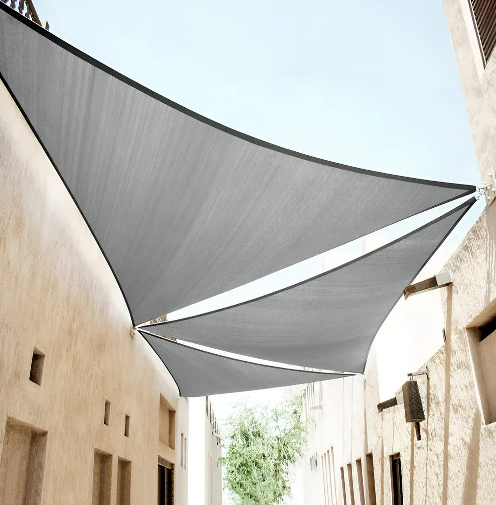 ShadeMaster – Vattenavvisande trekantigt UV solsegel med vikbart och bärbart design för utomhustäckning Carvallo