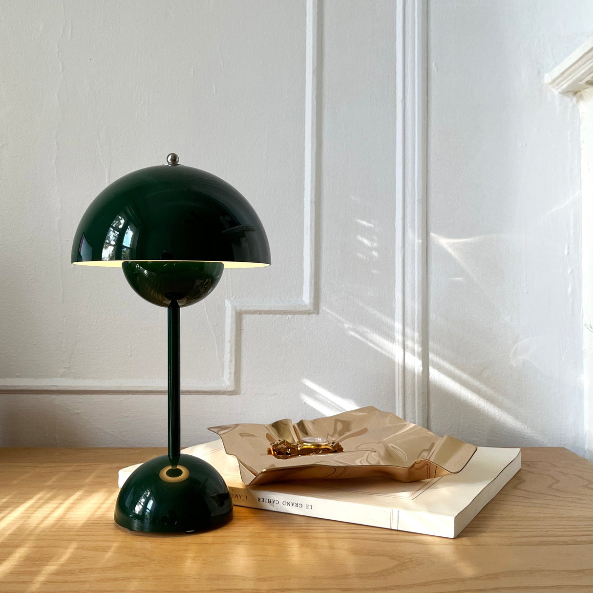 Carvallo – Lyxig rostfri stålhållare med unik skrumpen design Carvallo