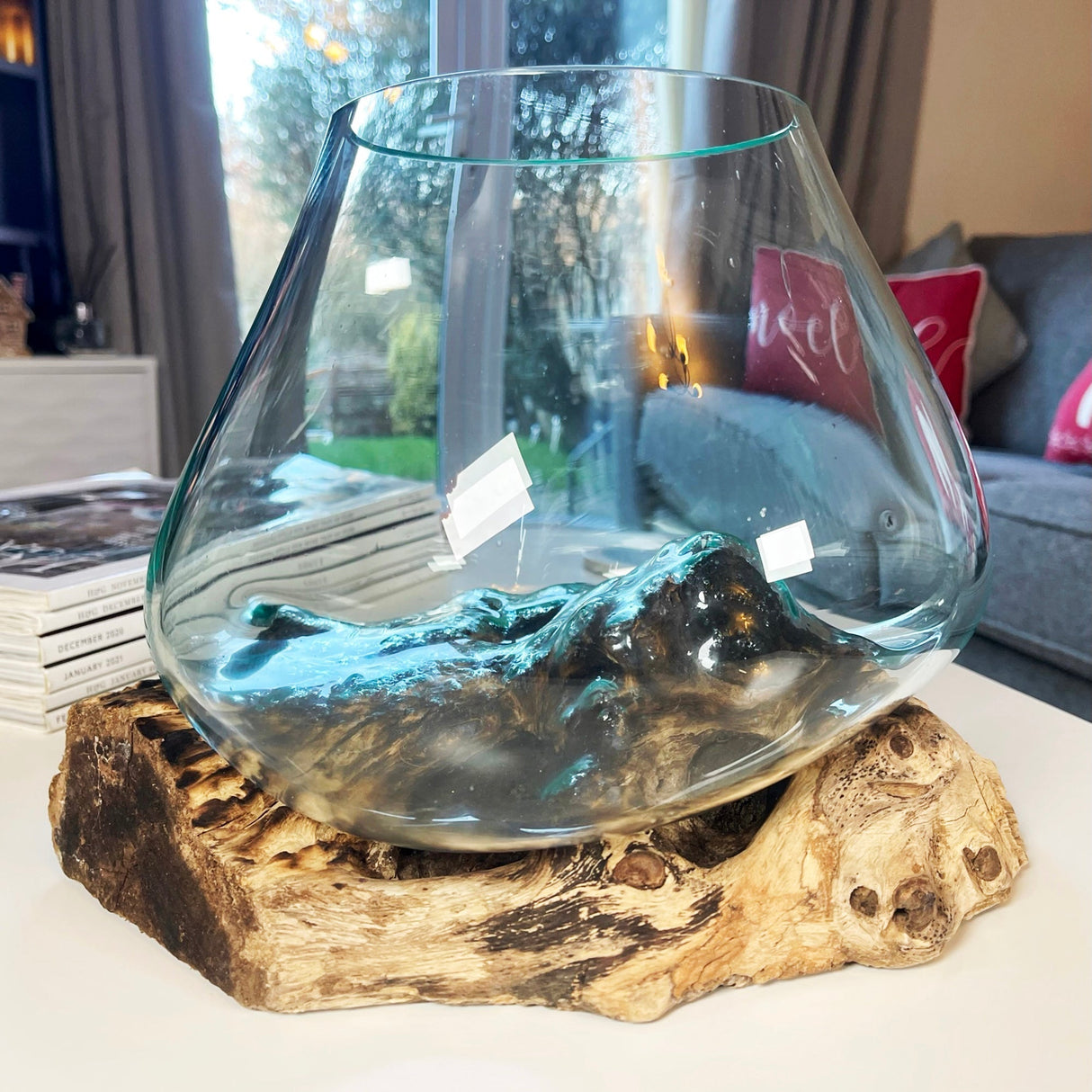 RootBowl - Rotbas i hantverksmässig teak med elegant iögonfallande skål i smält glas MILA Sverige