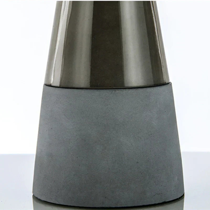 LumiSteel – Industriell Bordslampa i Stål med Glaskupa, Vintage Nattslampa Carvallo