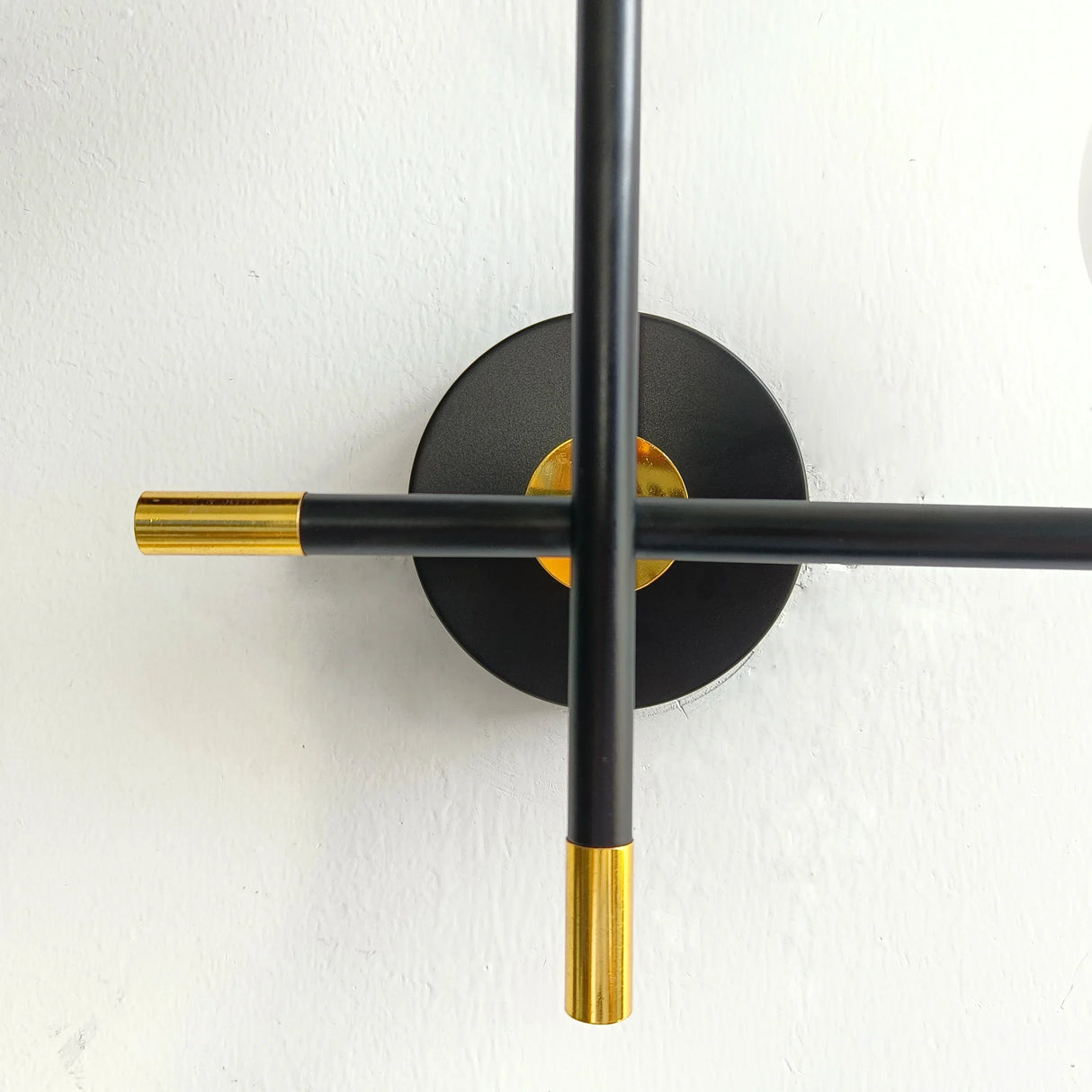 GlowLuxe - Modern LED Vägglampa med Glasskula Carvallo