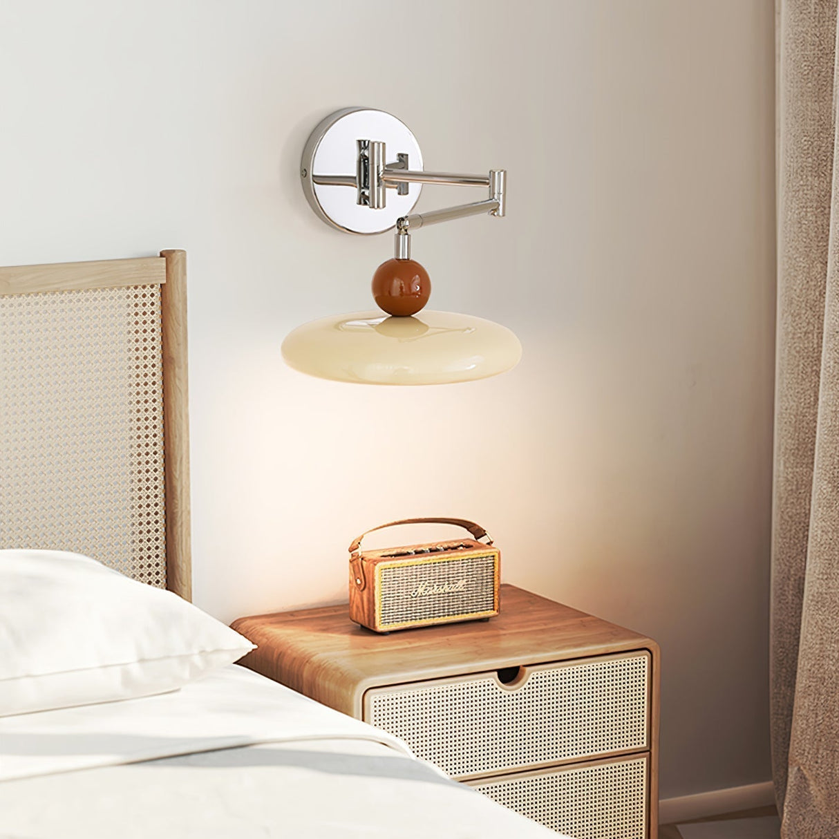 Väggmonterad Lola Svängarm Lampa – Minimalistisk Justerbar Belysning Carvallo