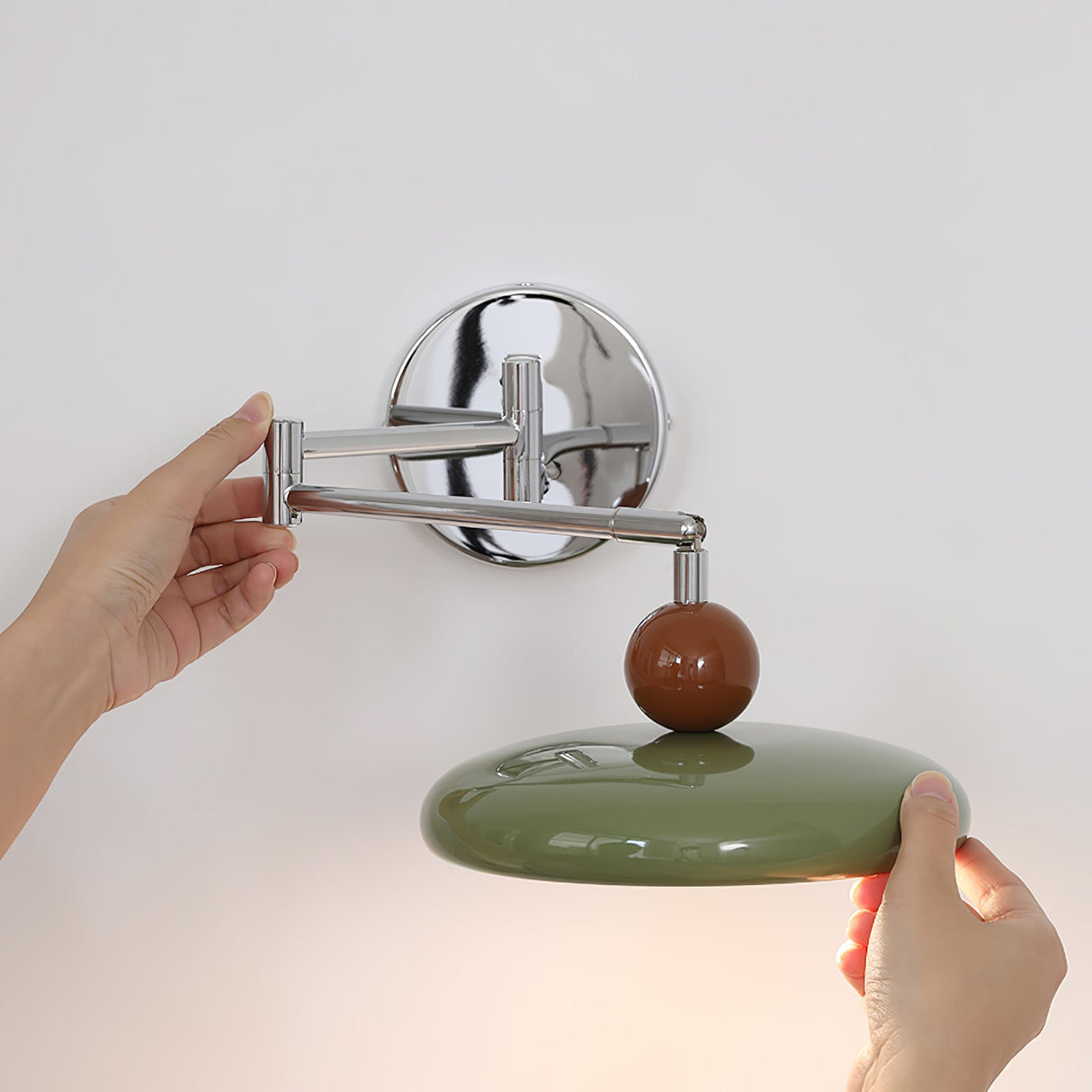 Minimalistisk svängarm vägglampa Carvallo