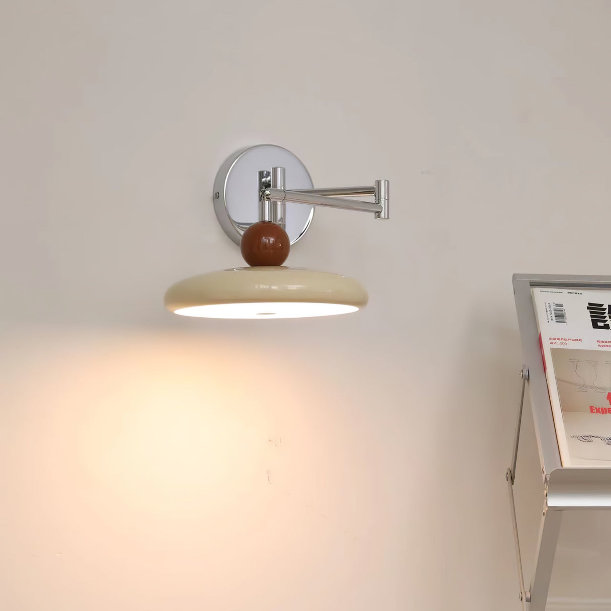 Väggmonterad Lola Svängarm Lampa – Minimalistisk Justerbar Belysning Carvallo