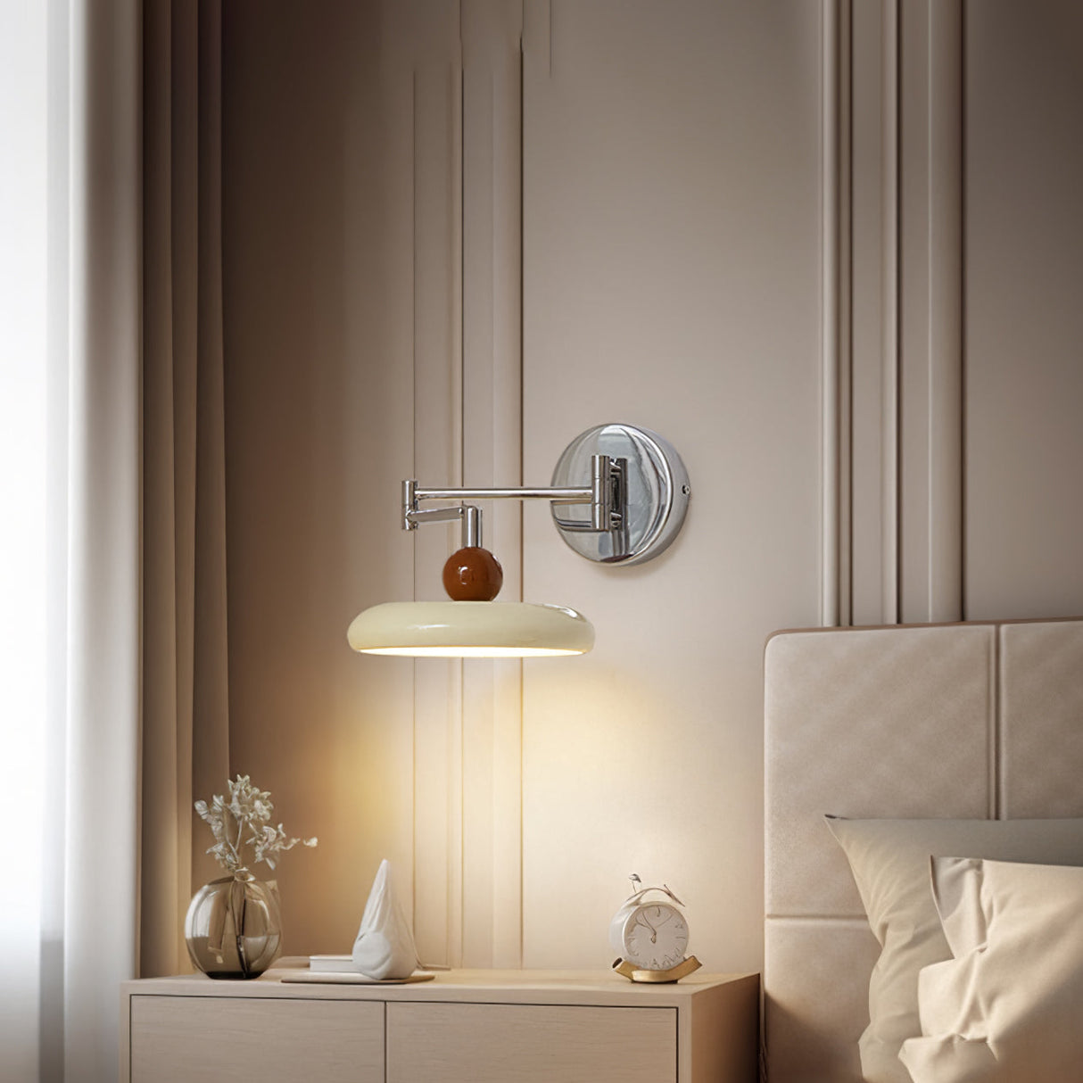 Väggmonterad Lola Svängarm Lampa – Minimalistisk Justerbar Belysning Carvallo