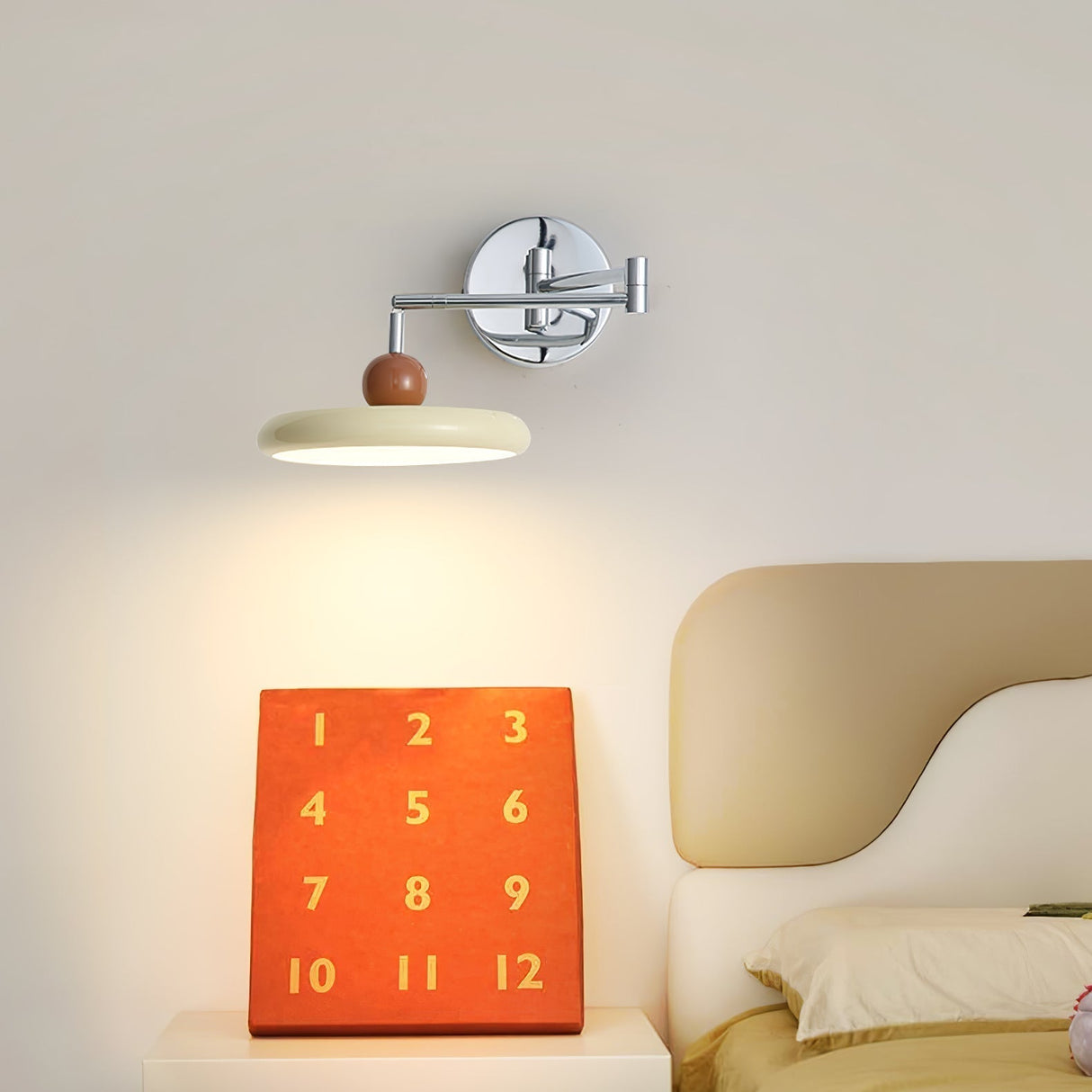 Väggmonterad Lola Svängarm Lampa – Minimalistisk Justerbar Belysning Carvallo