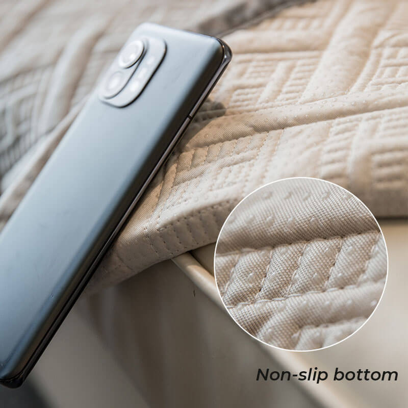 Lyxig vadderad sammet halkfri sofföverdrag för komfort Carvallo