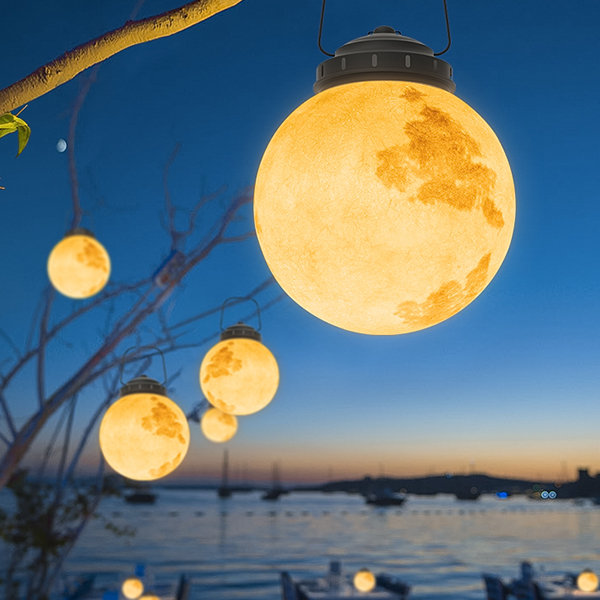 Guld Hängande Lampa – Måninspirerad Form Carvallo