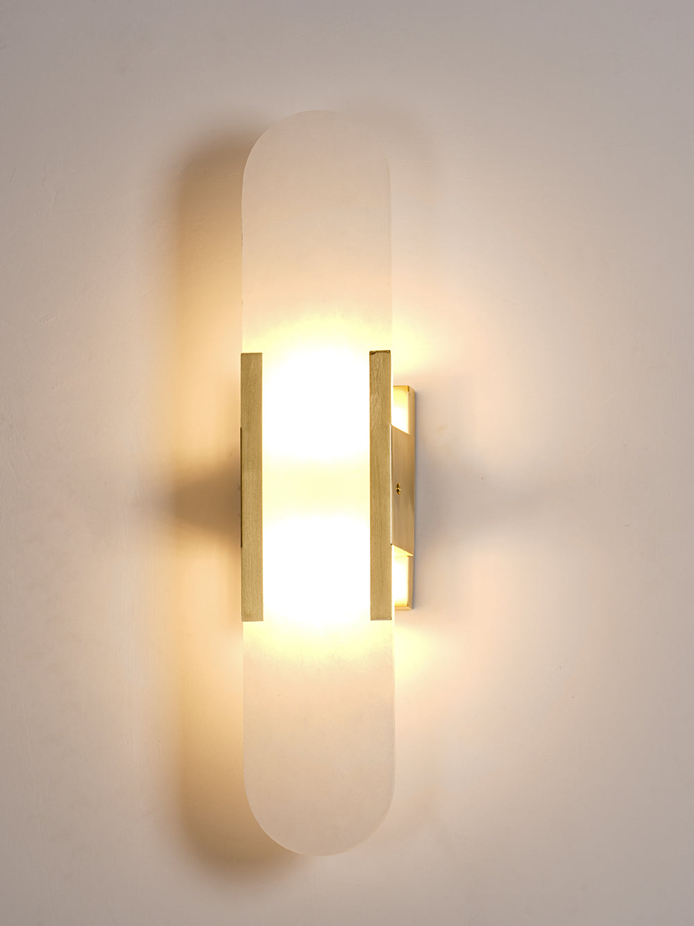 Högkvalitativ Alabaster Vägglampa med Modern Design Carvallo