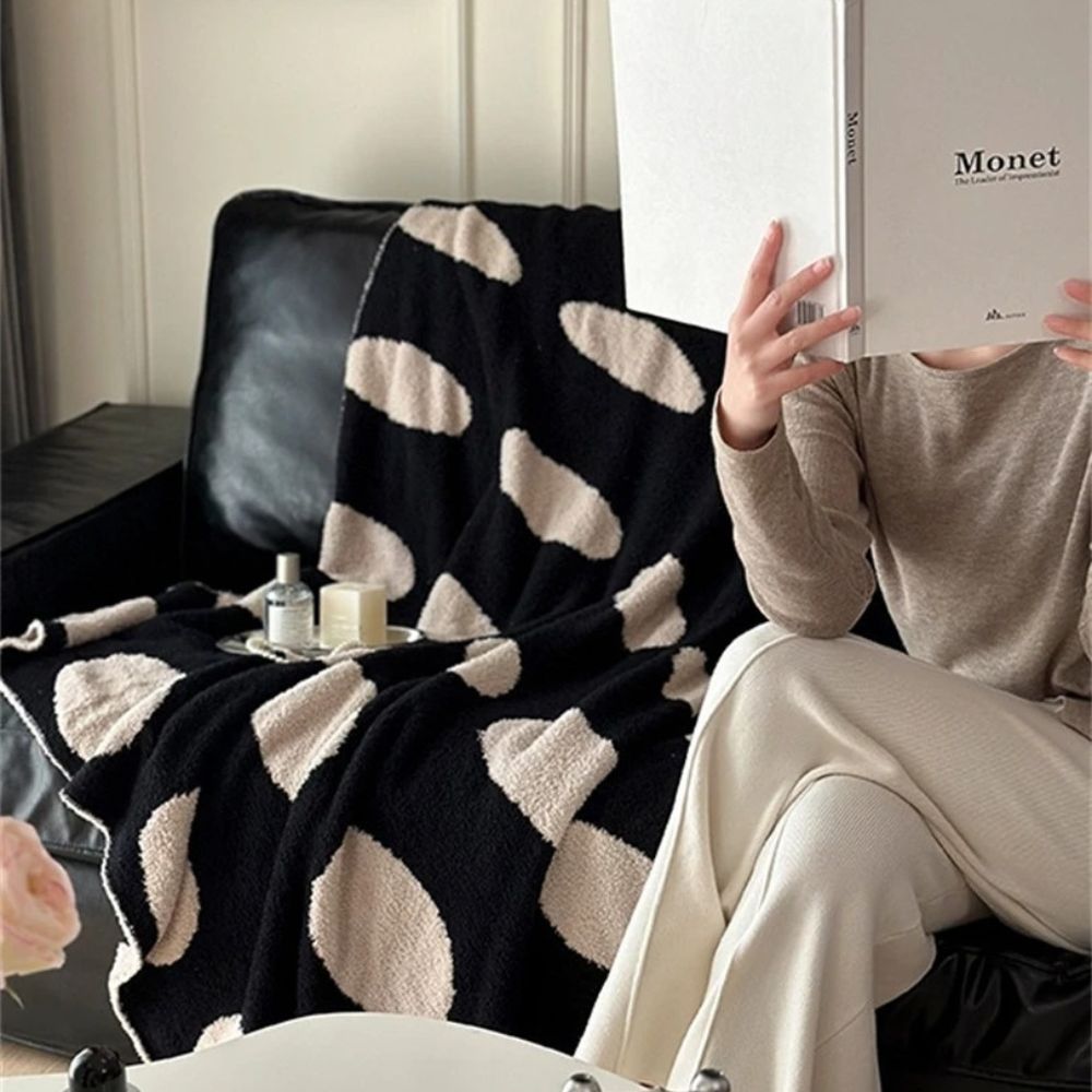 Modern Prickig Fleecefilt Carvallo