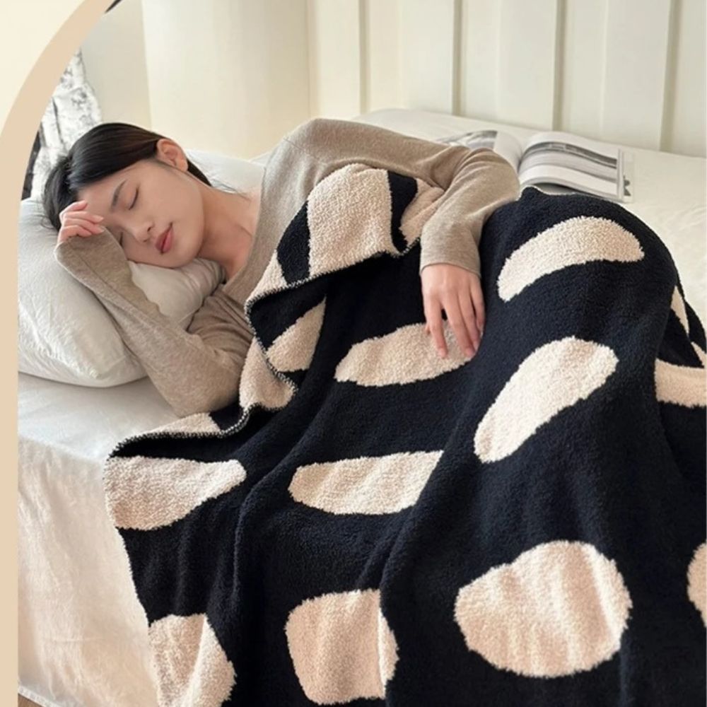 Modern Prickig Fleecefilt Carvallo