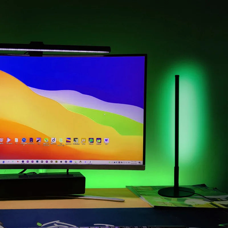 LumiGlow - Modern LED Golvlampa med Rund Fot | RGB Färgförändring & Dimbar Carvallo