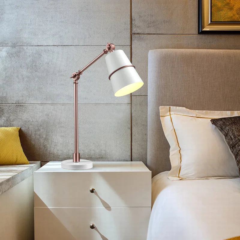 MonoGlow - Modern LED Bordslampa med Roterande Arm | Minimalistisk Design Carvallo