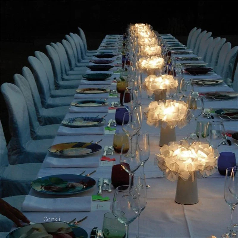 LumiBloom – Dekorativ LED Bordslampa med Unik Design Carvallo