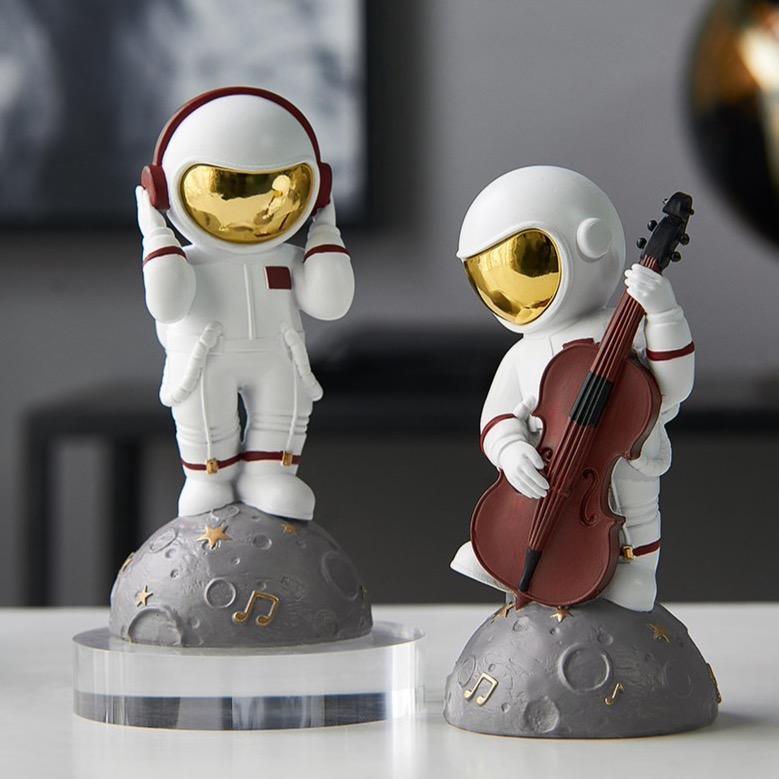 Astronaut Musik Instrument Dekor Skulptur för Hem och Kontor Carvallo
