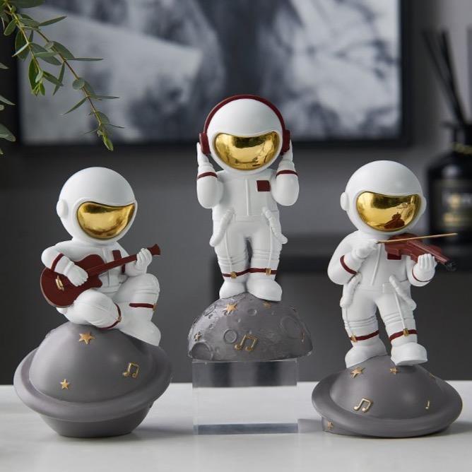 Astronaut Musik Instrument Dekor Skulptur för Hem och Kontor Carvallo