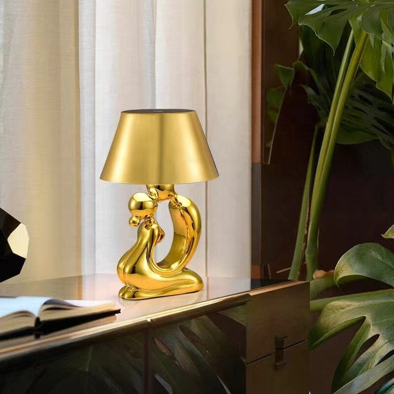 Elegant Dekorativ Kärlekslampa Med Guld Eller Krom Finish Carvallo