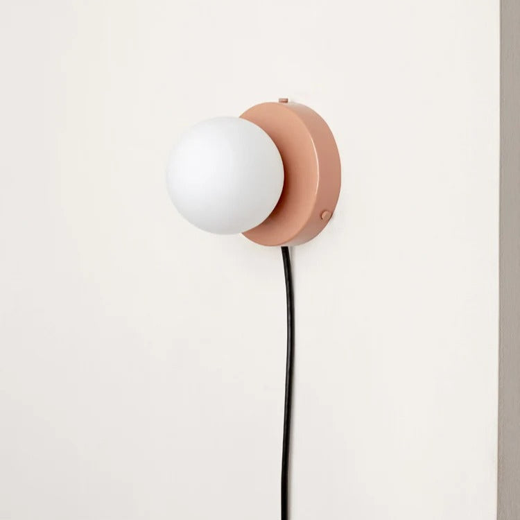 Elegant Glasvägglampa med plug-in design och LED-lampa Carvallo