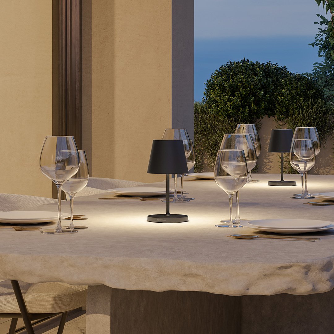 Elegant LED Bordslampa med Touch Dimmer och Varm Vit Ljus Carvallo