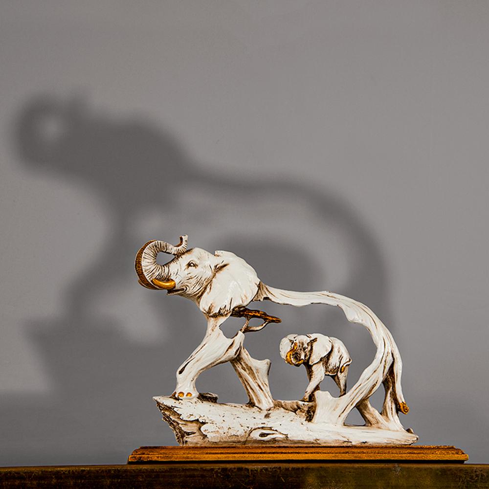 Feng Shui Guld Elefant Prydnad med Träbas för Lycka Carvallo