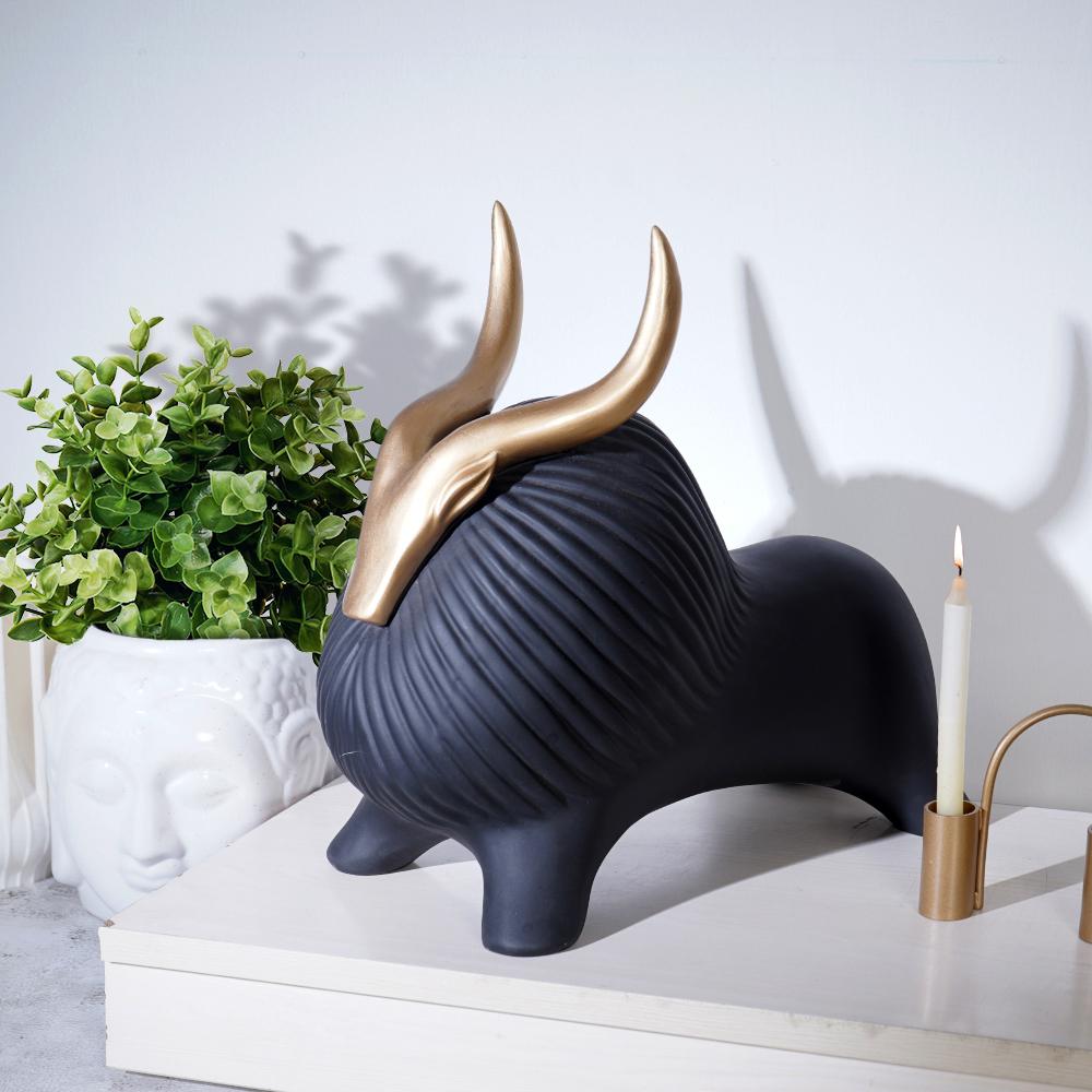 Golden Horned Yak Table Accent för Modern Heminredning Carvallo