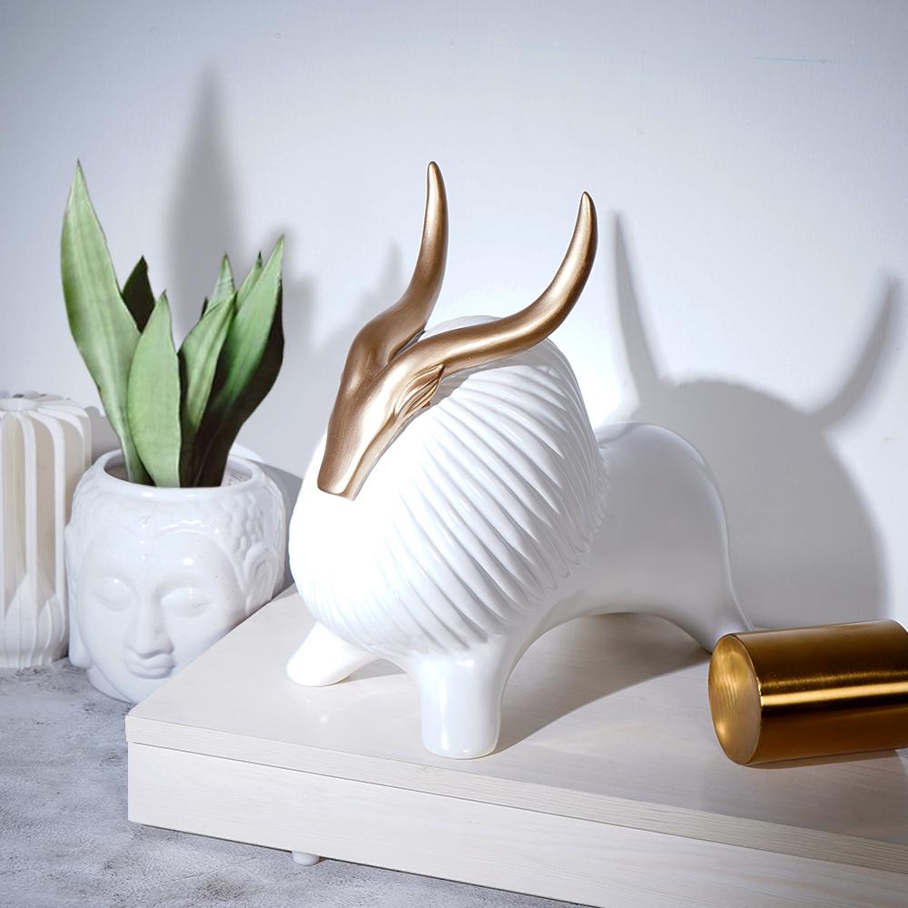 Golden Horned Yak Table Accent för Modern Heminredning Carvallo
