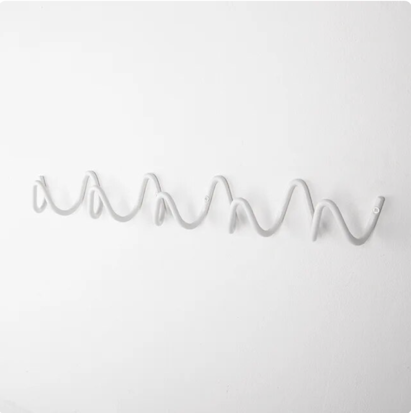 Modern väggklädhängare med elegant design och minimalistisk stil Carvallo