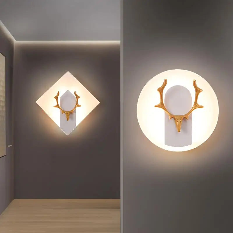 AntlerGlow - Modern LED Vägglampa med Gevärkdesign – Dekorativ Belysning Carvallo