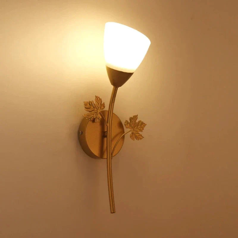 LeafGlow - Järnvägglampa i Vintage Stil med Bladmotiv – LED-lampa Carvallo