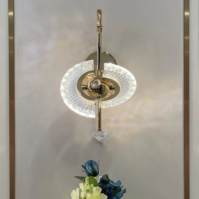 CrystalGlow - Elegant Kristall Vägglampa i Nordisk Stil – Justerbar LED Lampa Carvallo