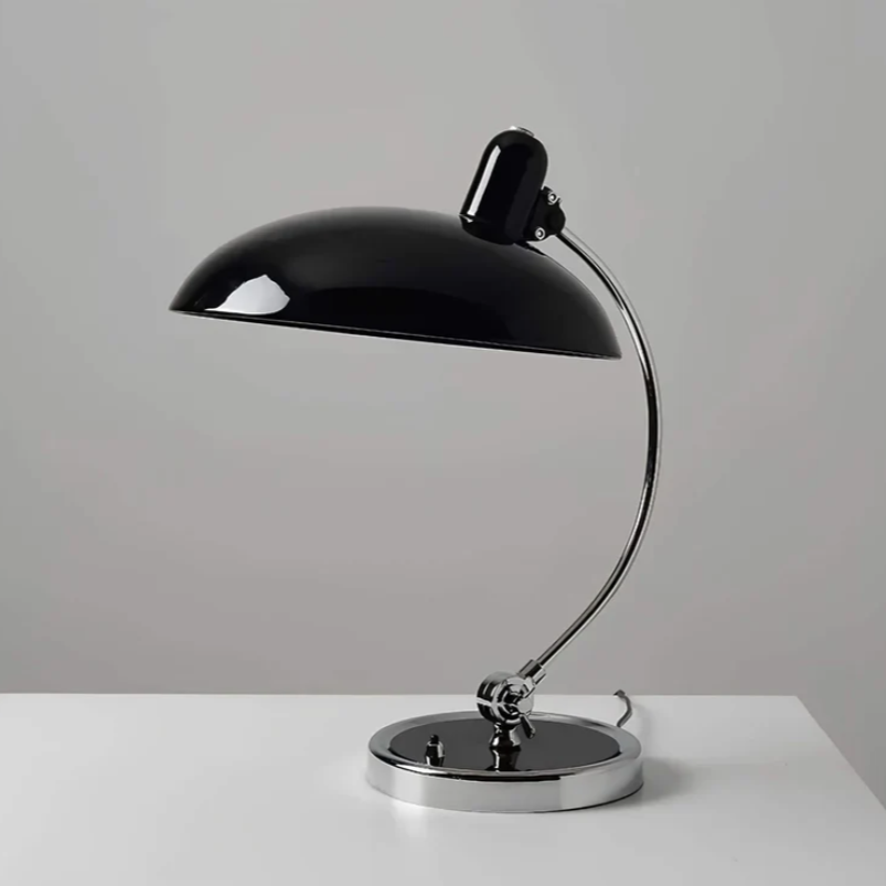 NordicGlow - Minimalistisk skandinavisk bordslampa med elegant design för vilket rum som helst Carvallo