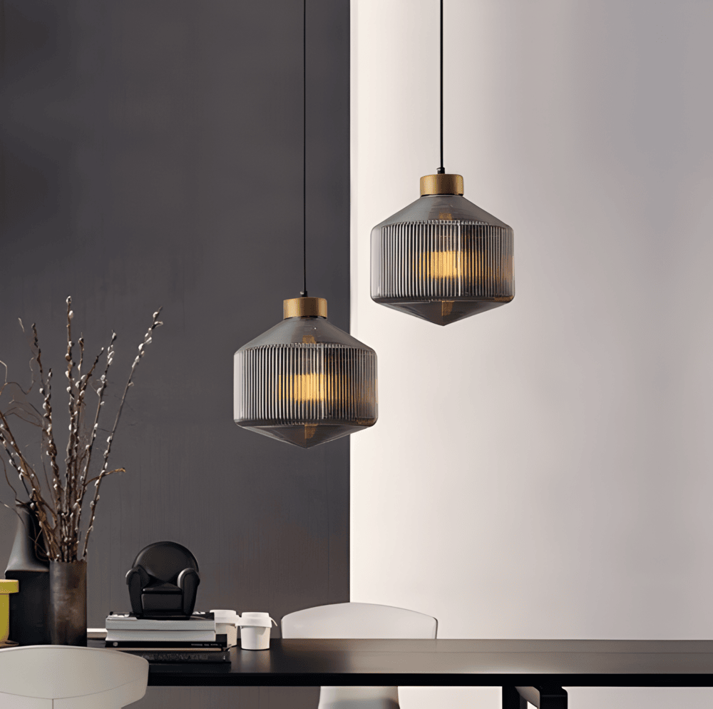 Aurelia Prism Pendellampa – Räfflad Glas Taklampa i Vintage Modern Stil Hemnix